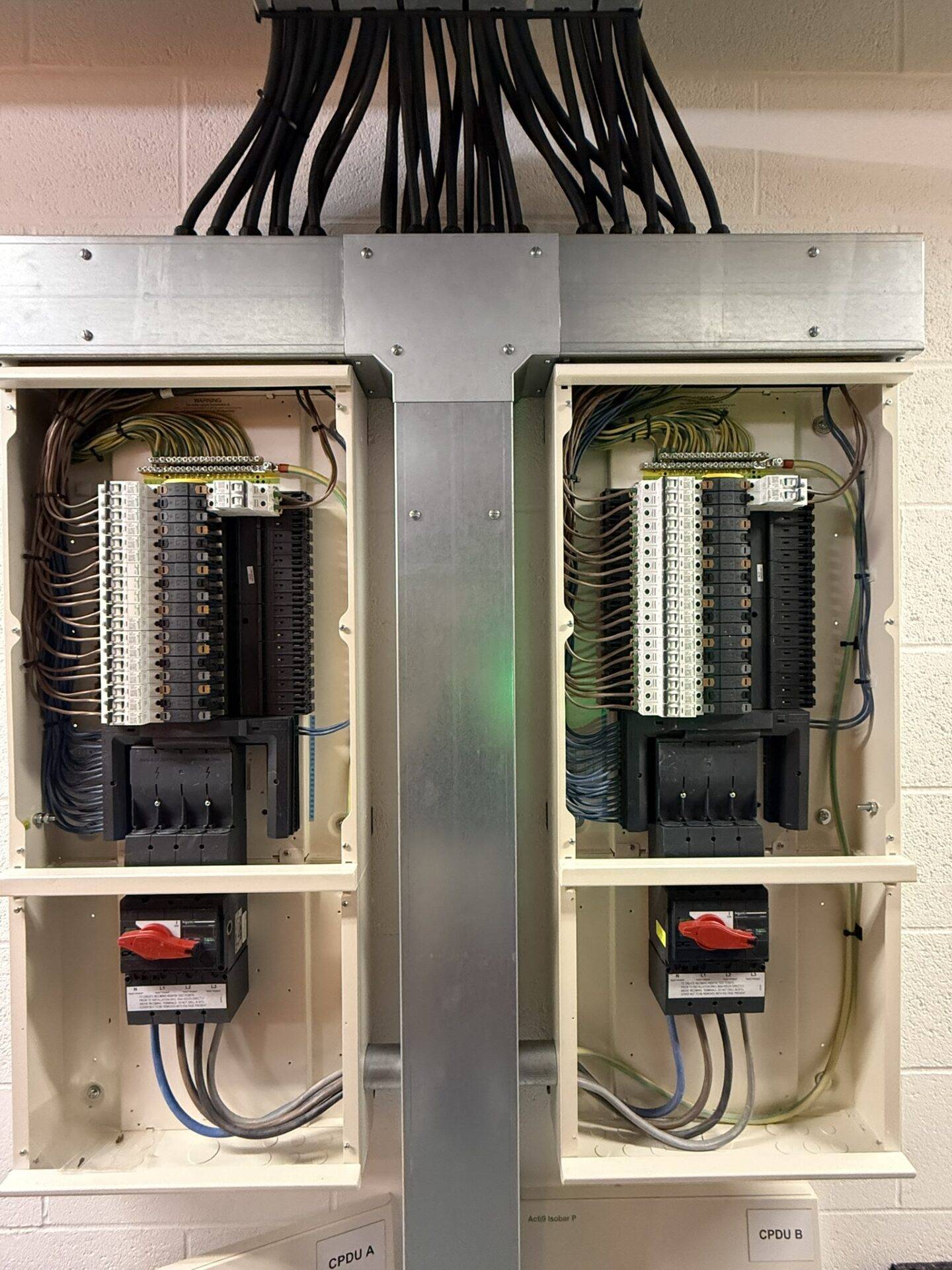 Data centre wires